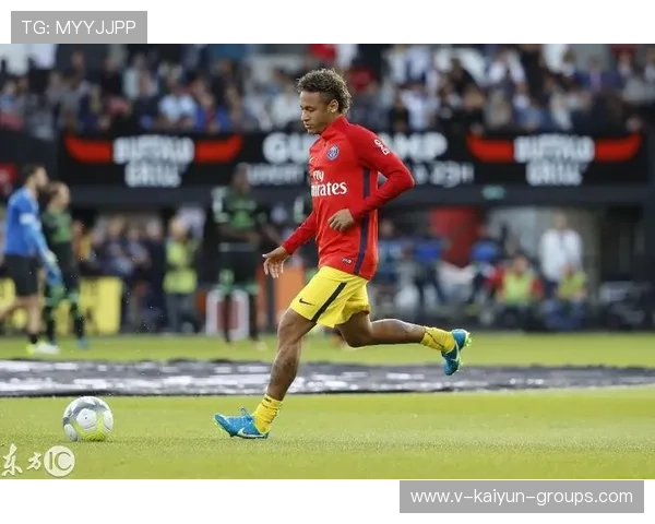 内马尔现身孤儿院陪孩子做游戏,画面温馨到炸裂